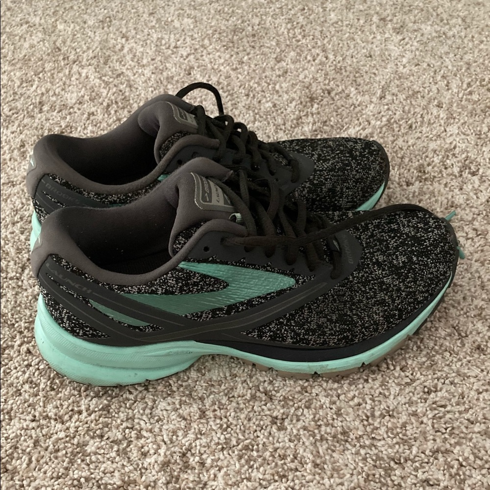 Brooks launch 4 running sneakers